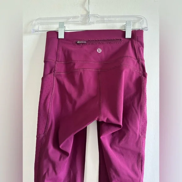 Lululemon Athletica Marvel Dark Pink Mind Over Miles Crop 17” Leggings size 4 - Picture 15 of 16